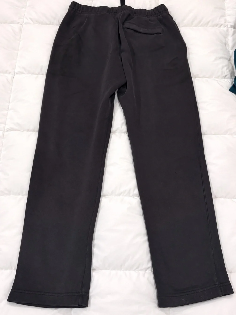 Nike Men’s Medium Open Hem Sweatpants Soft Fleece Lounge Pants